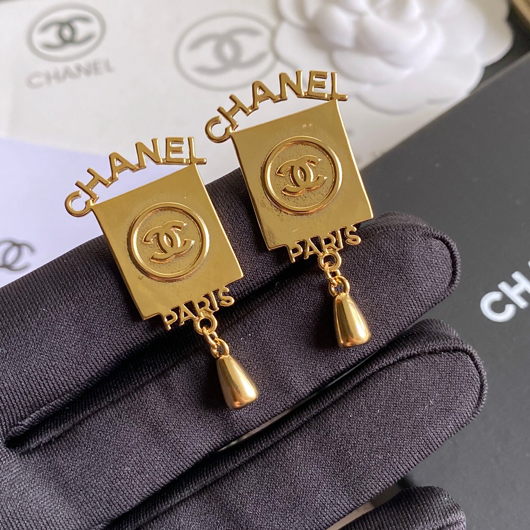 A062 Chanel earring 106831