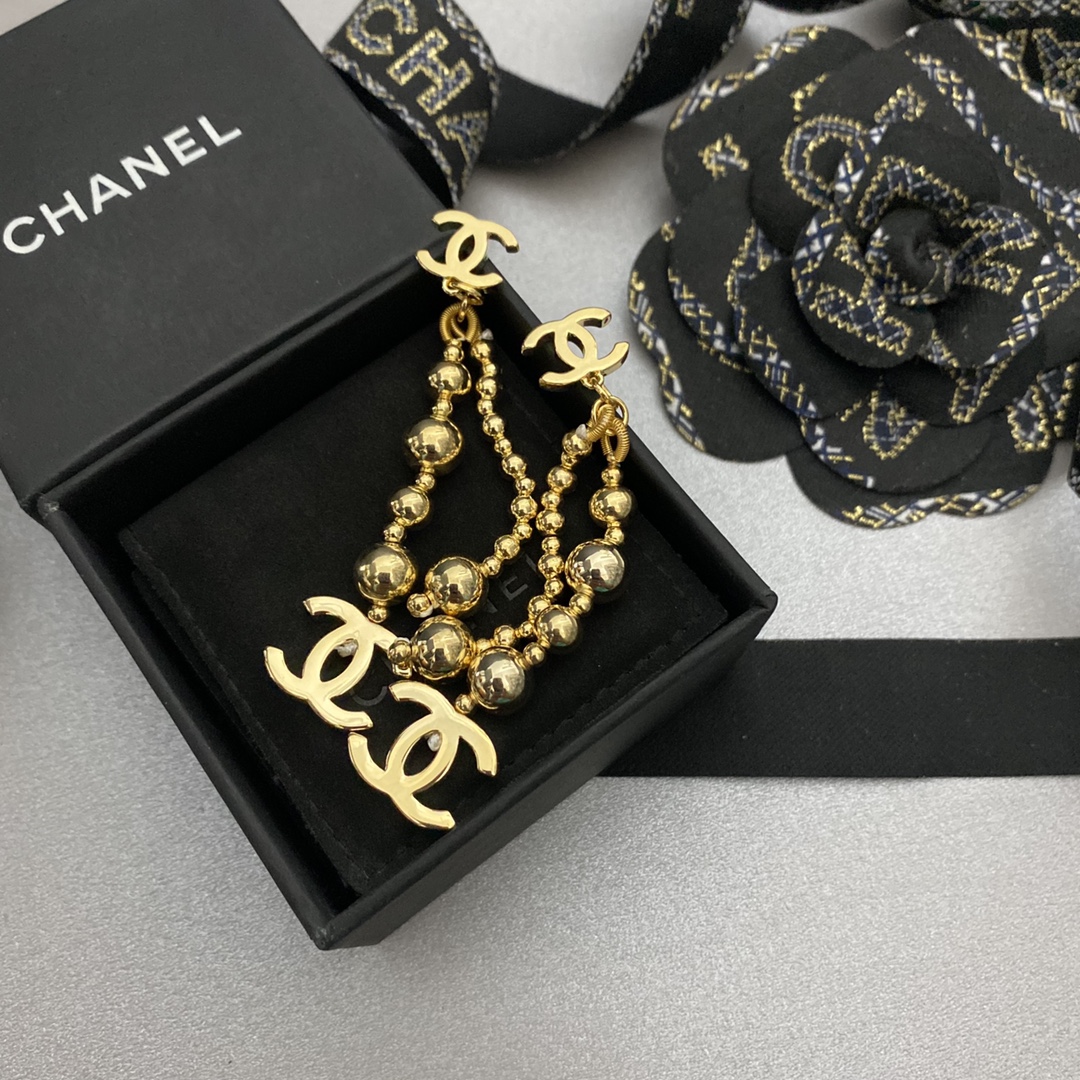 A702 Chanel earring 106845