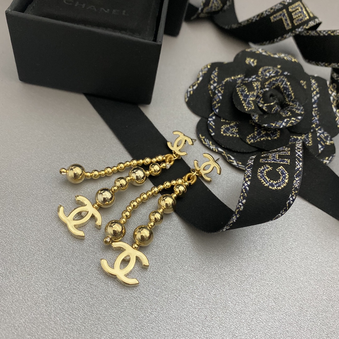 A702 Chanel earring 106845