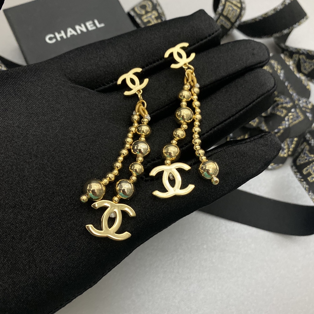 A702 Chanel earring 106845