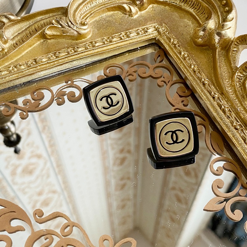 A305 Chanel earring vintage 106977
