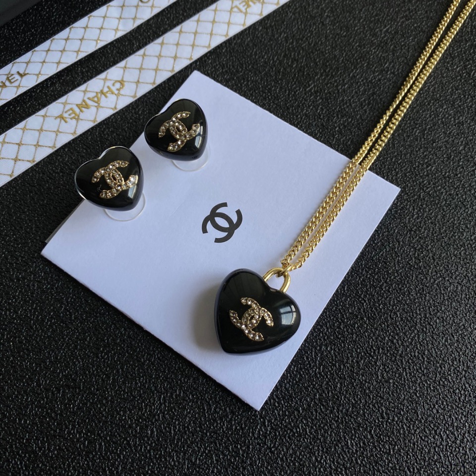 A319 Chanel earring 106979