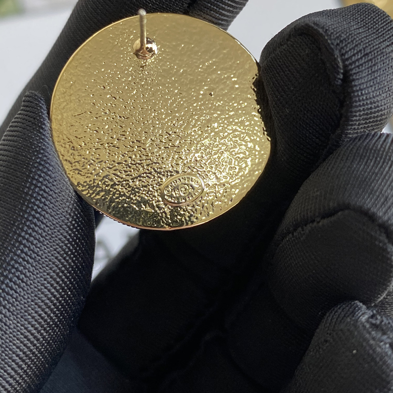 A121/122 Chanel earring 104986