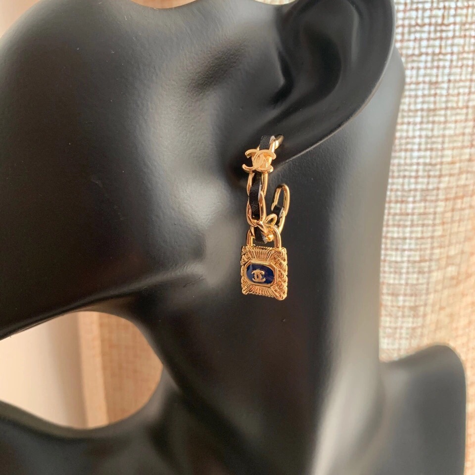 Chanel earring 107042