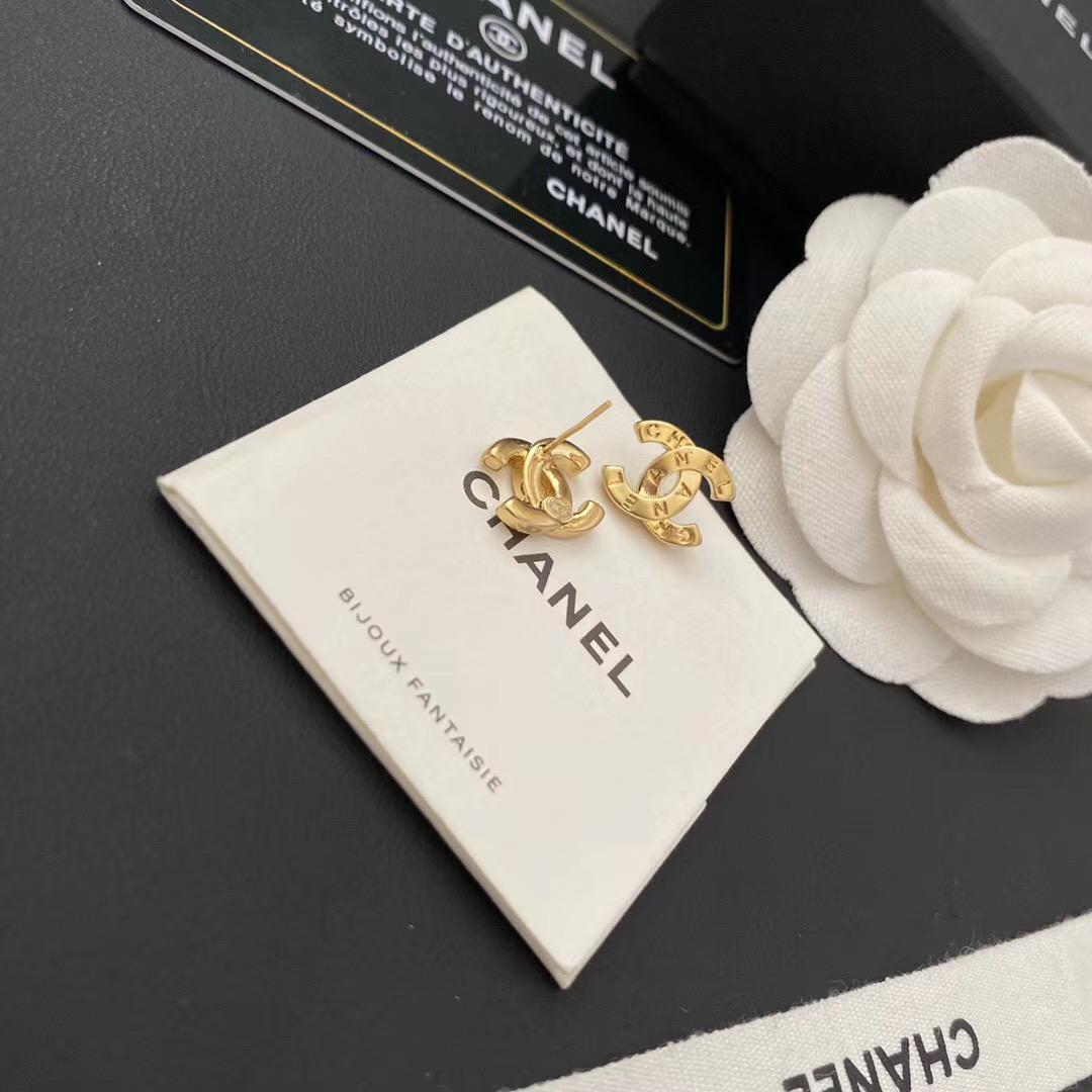 Chanel earrings cc 111146