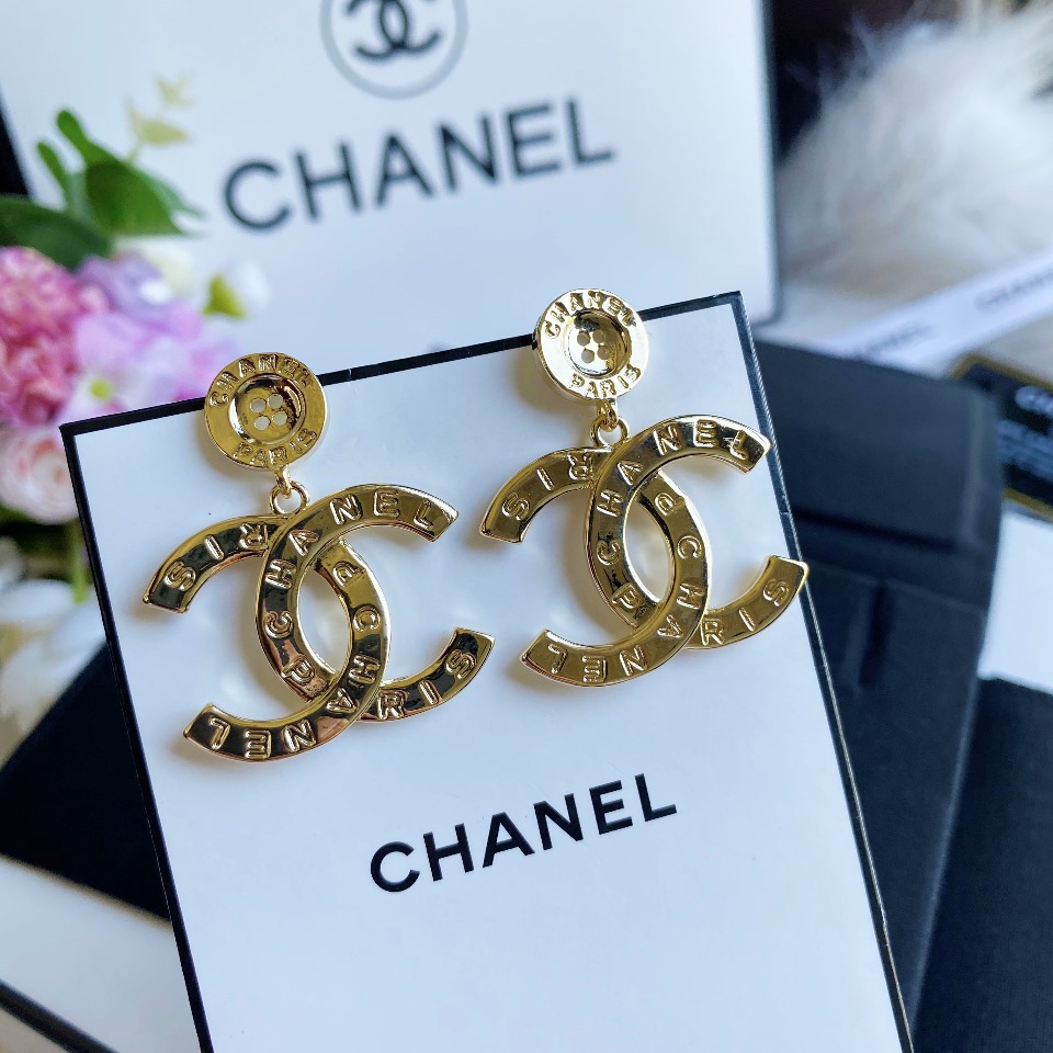 A052 Chanel earring 107094