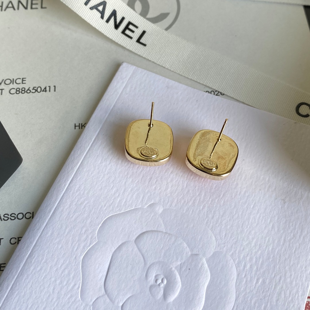 A166 Chanel earring 107103
