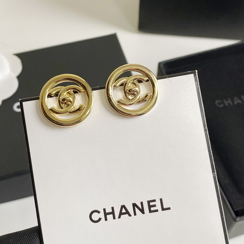 A546  Chanel earring 104409