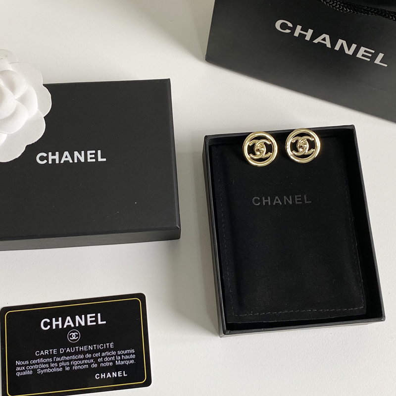 A546  Chanel earring 104409