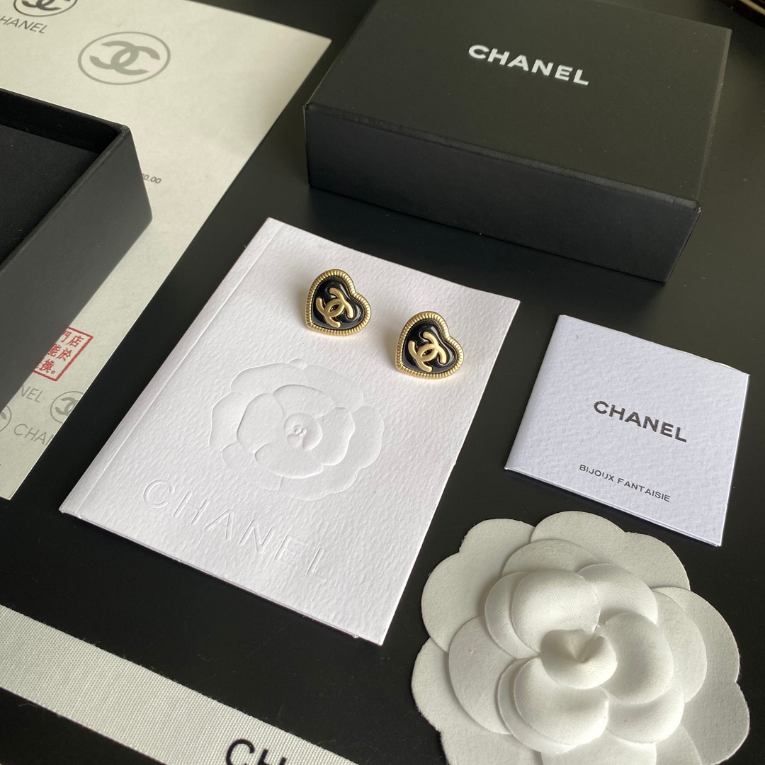 A114 Chanel earring 107217