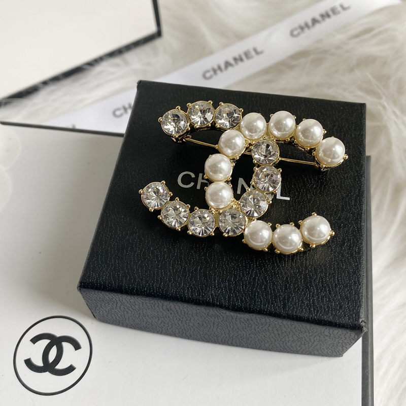 C148 Chanel brooch 104316