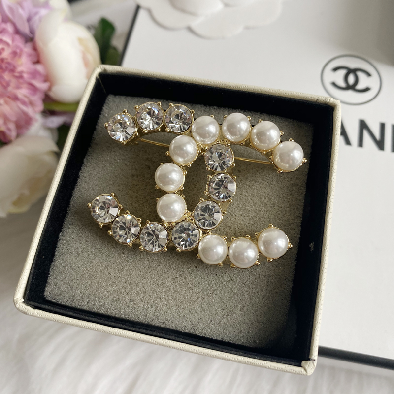 C148 Chanel brooch 104316