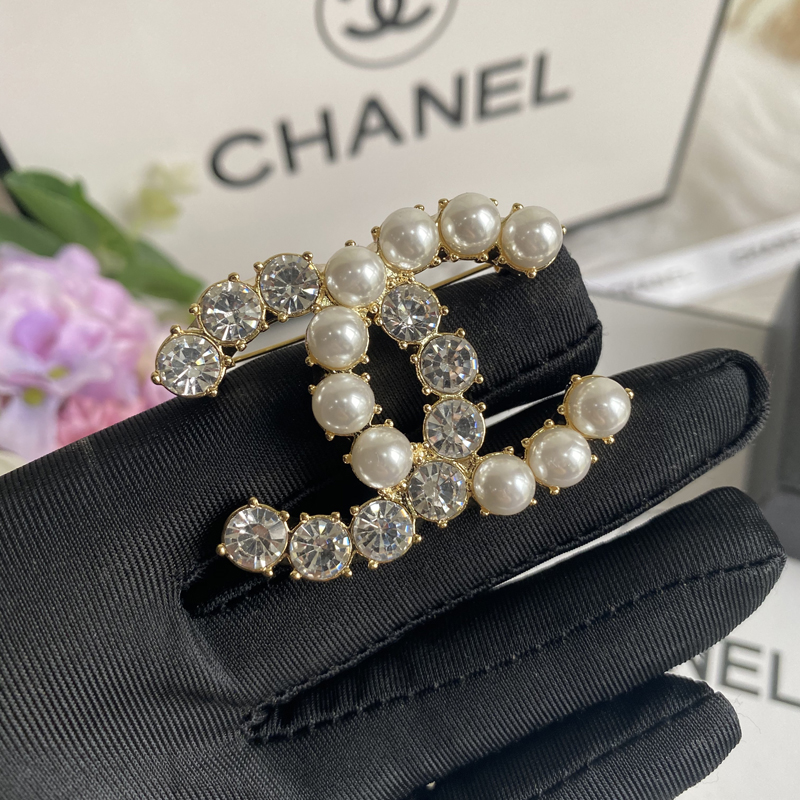 C148 Chanel brooch 104316