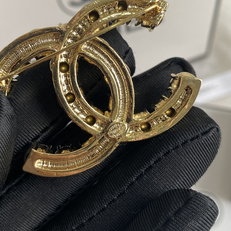 C148 Chanel brooch 104316