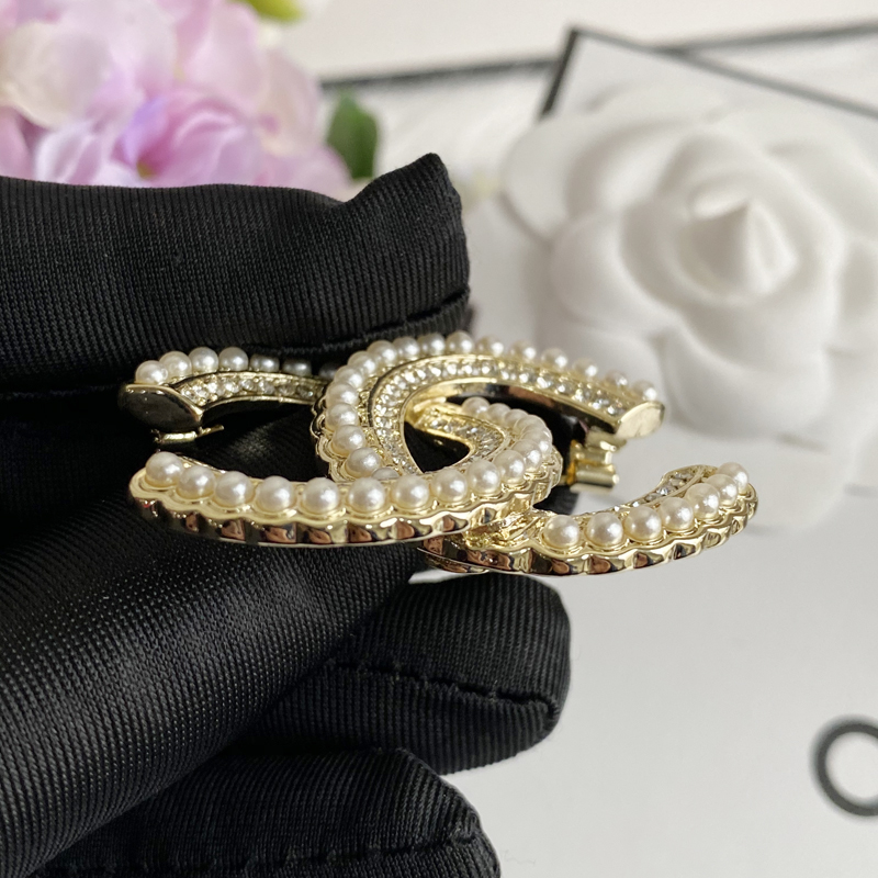 C157 Chanel brooch 104437
