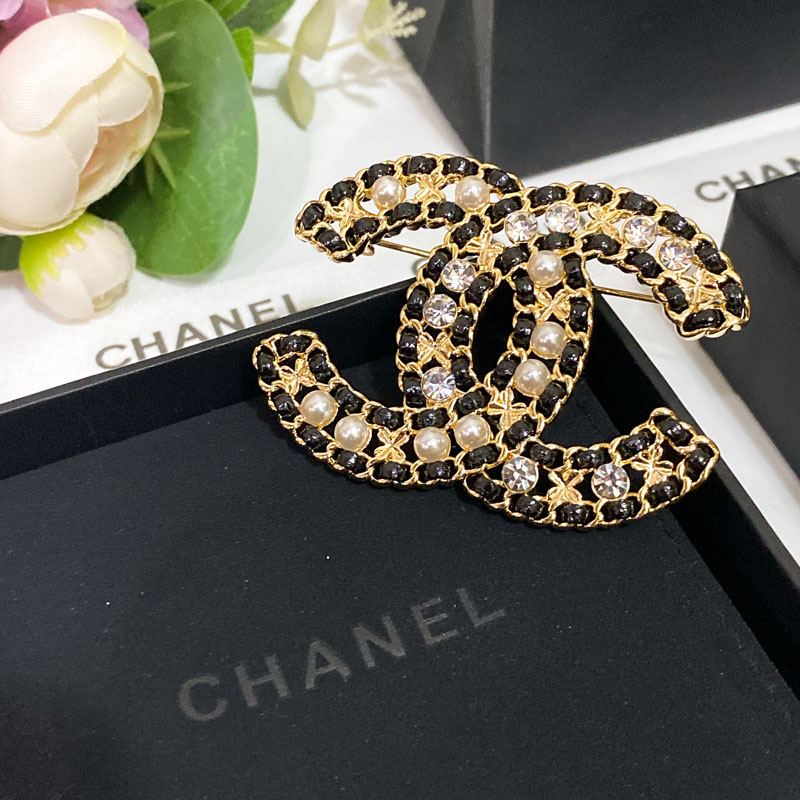 C161 Chanel brooch 104511