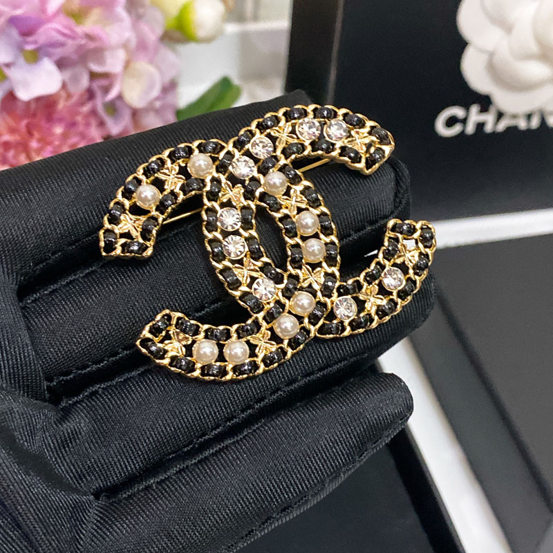 C161 Chanel brooch 104511