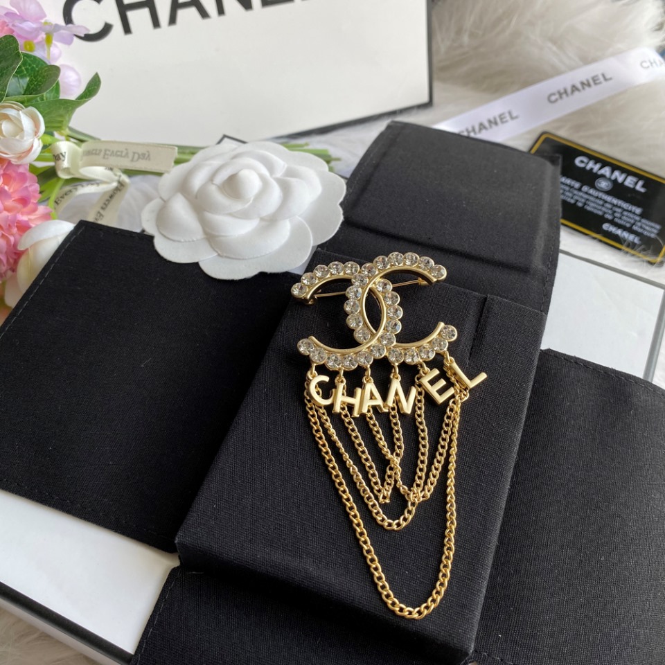 C091 Chanel brooch 104714