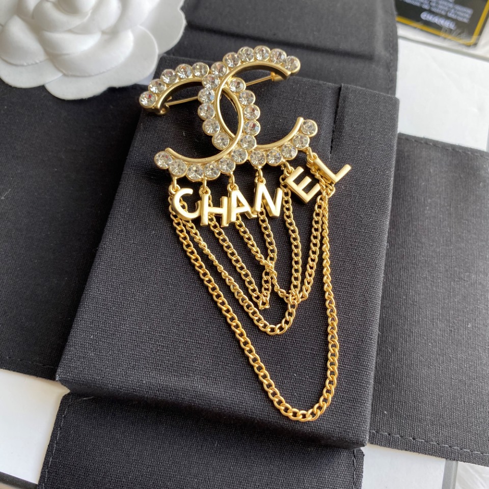 C091 Chanel brooch 104714