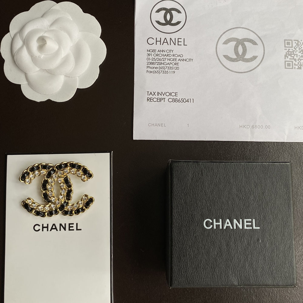 C019 Chanel brooch 104832