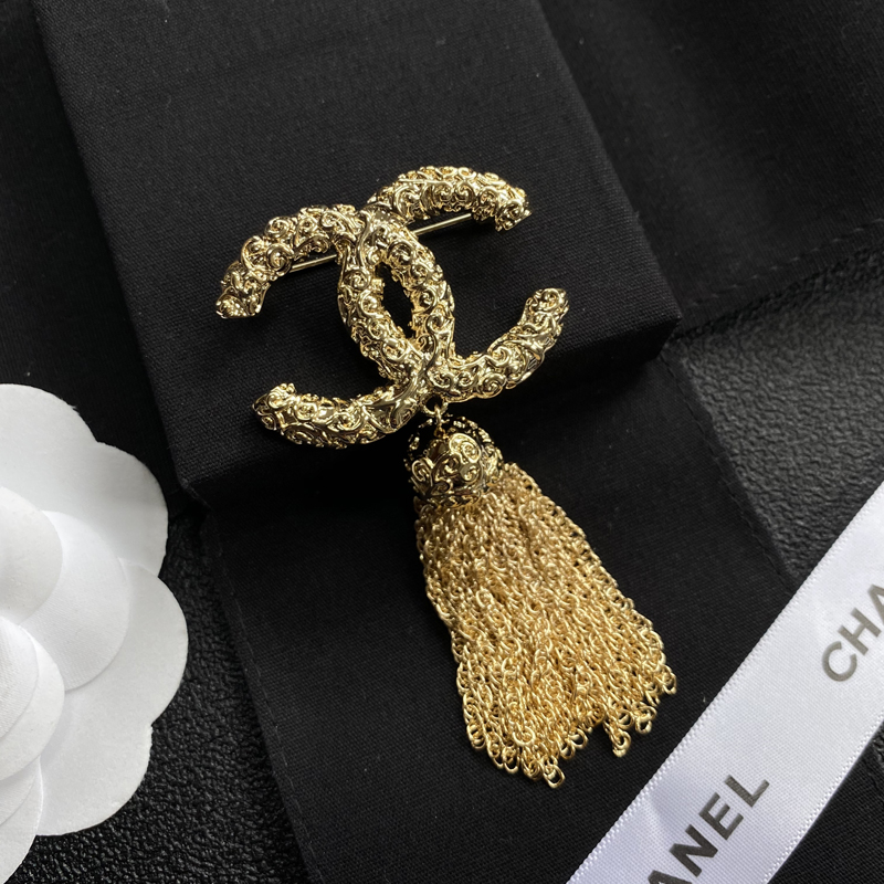 C055 Chanel brooch 104912