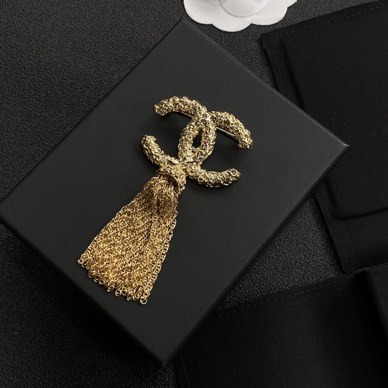 C055 Chanel brooch 104912