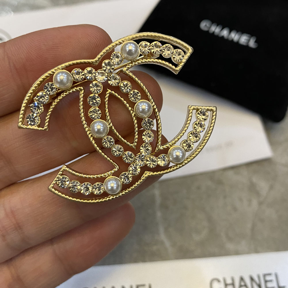 C054 CHANEL brooch 106883