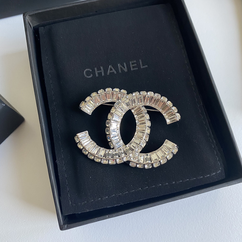C116 Chanel brooch 106948