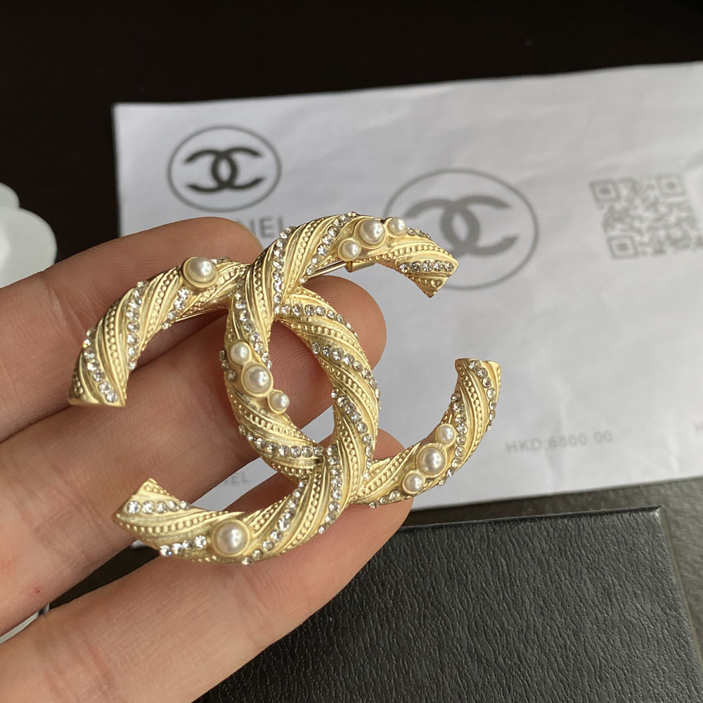 C047 chanel brooch 106950