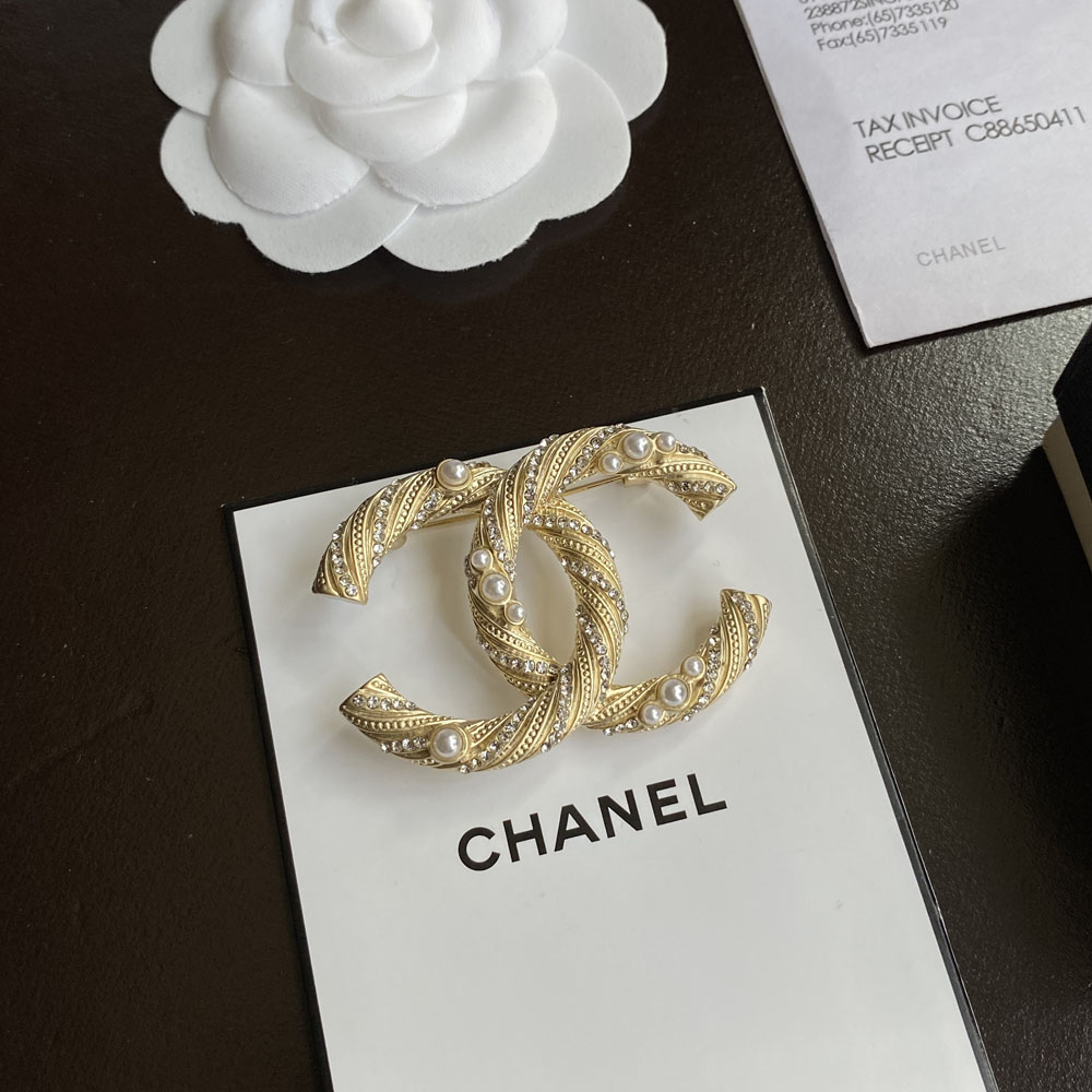 C047 chanel brooch 106950