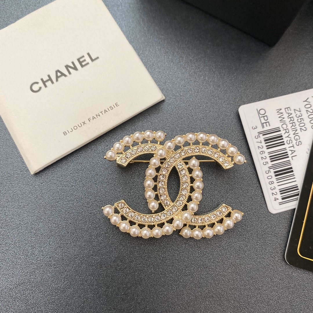 C015 Chanel brooch 106994