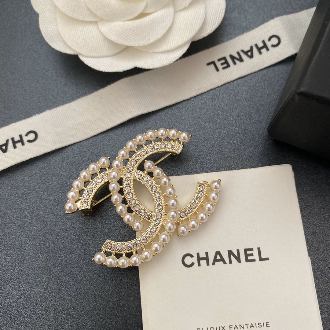 C015 Chanel brooch 106994