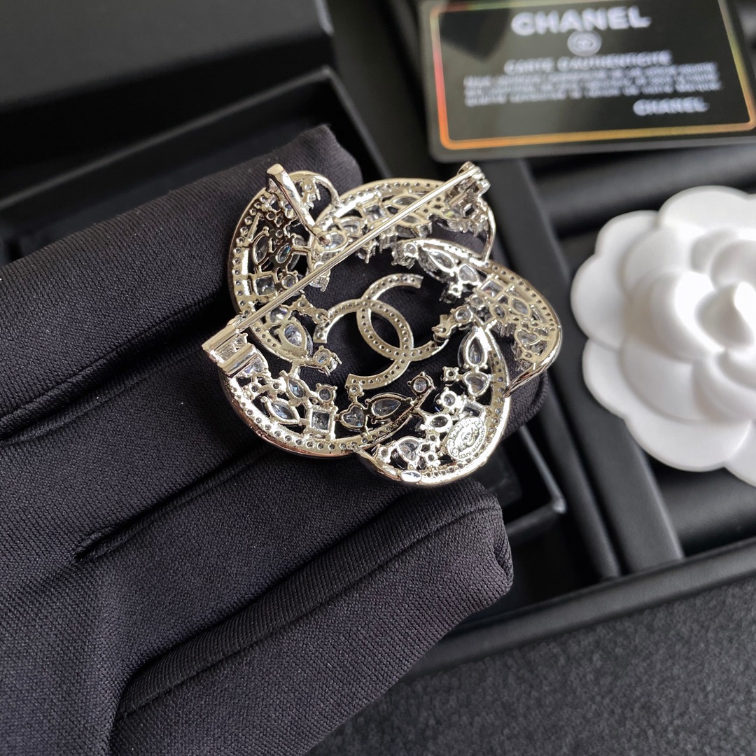 D013 chanel brooch 107055