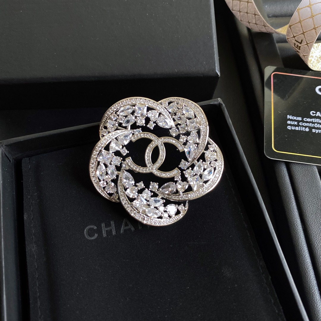 D013 chanel brooch 107055