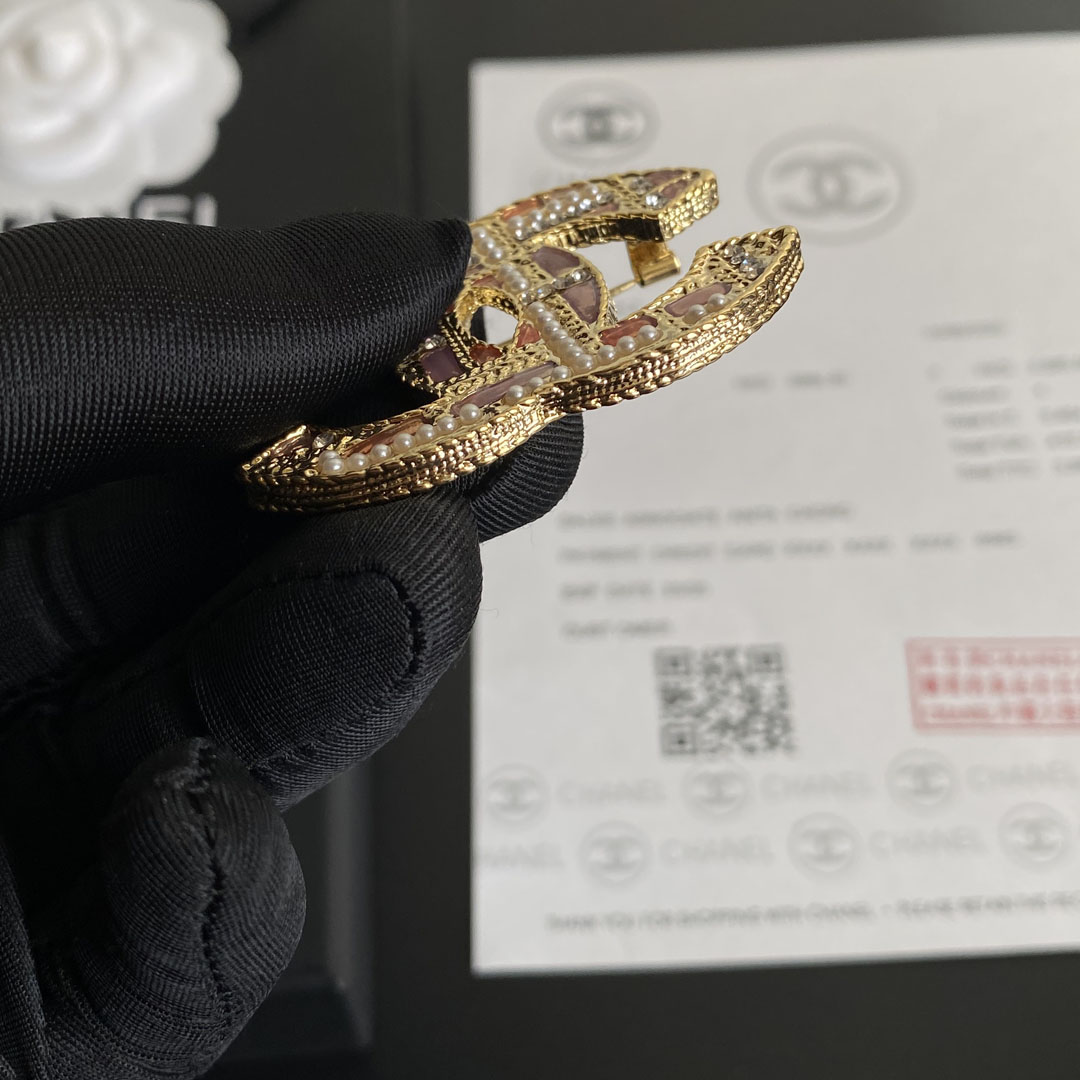 C022 Chanel brooch 107088