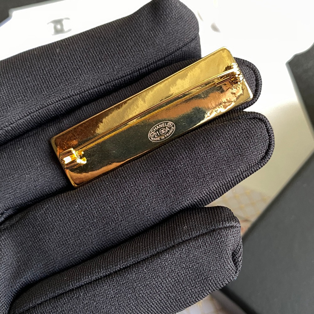 C181 Chanel brooch 107090