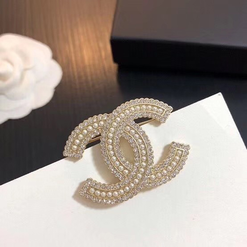 C056 Chanel brooch 107127
