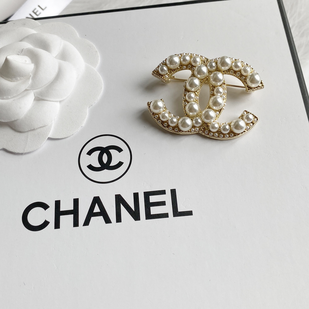 C110 Chanel brooch 107128