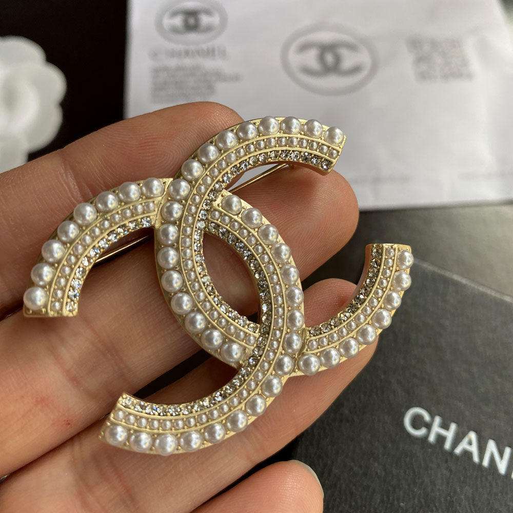 C029 chanel brooch 107167
