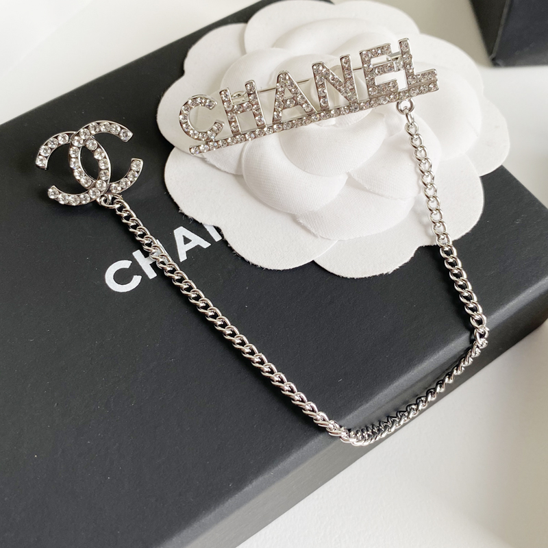 C133 Chanel brooch 107228