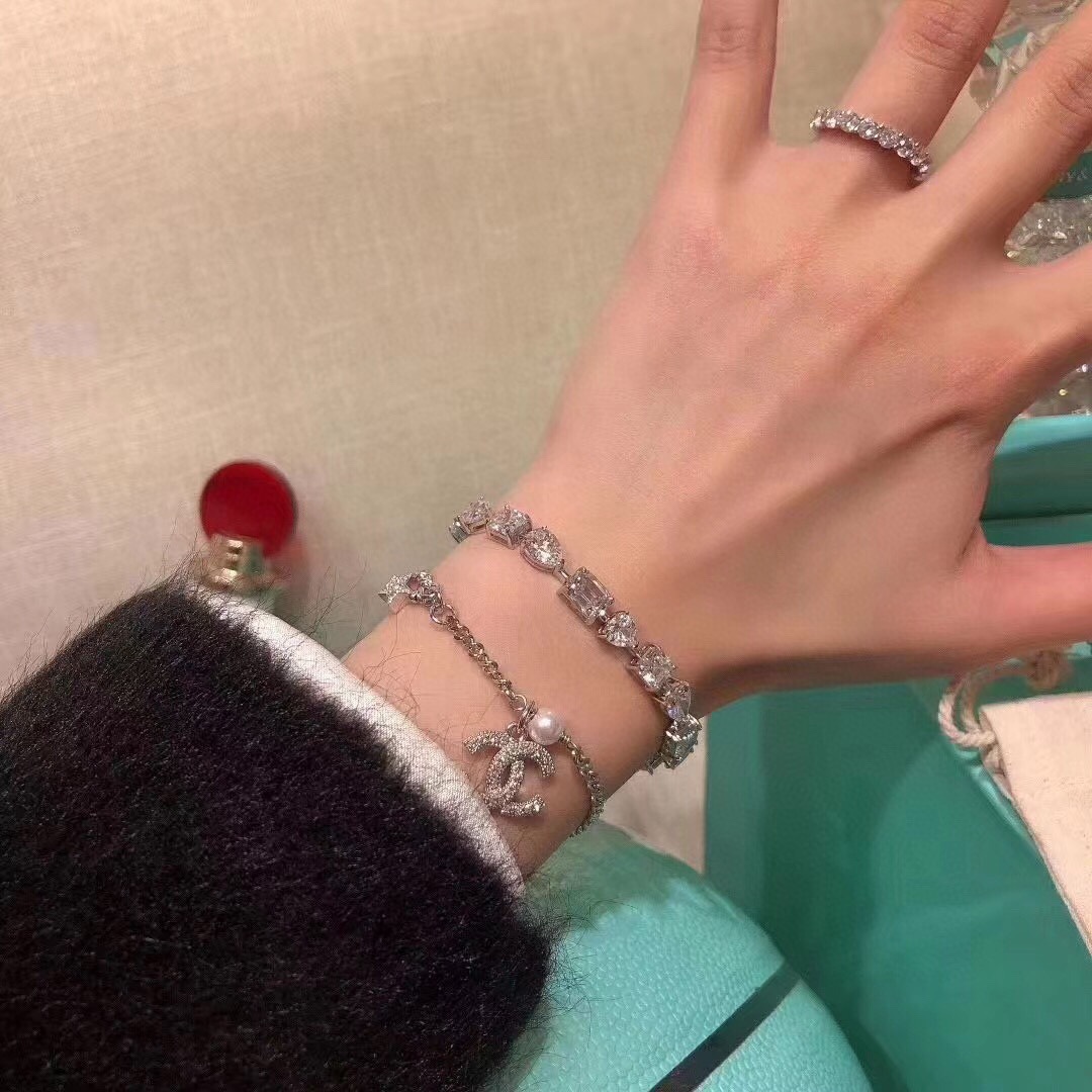 B157 Chanel bracelet 107930