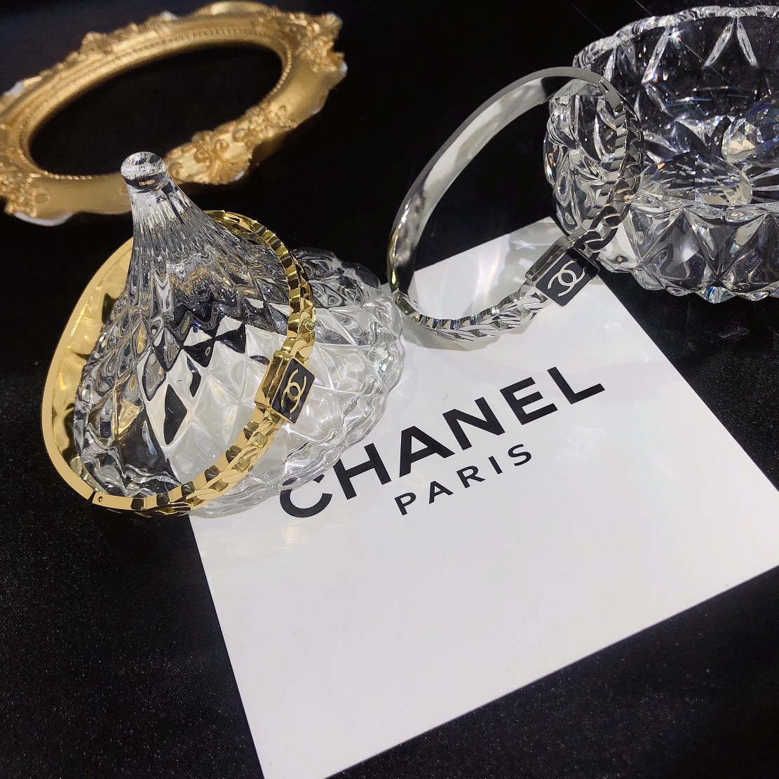 S166   chanel bracelet 104963