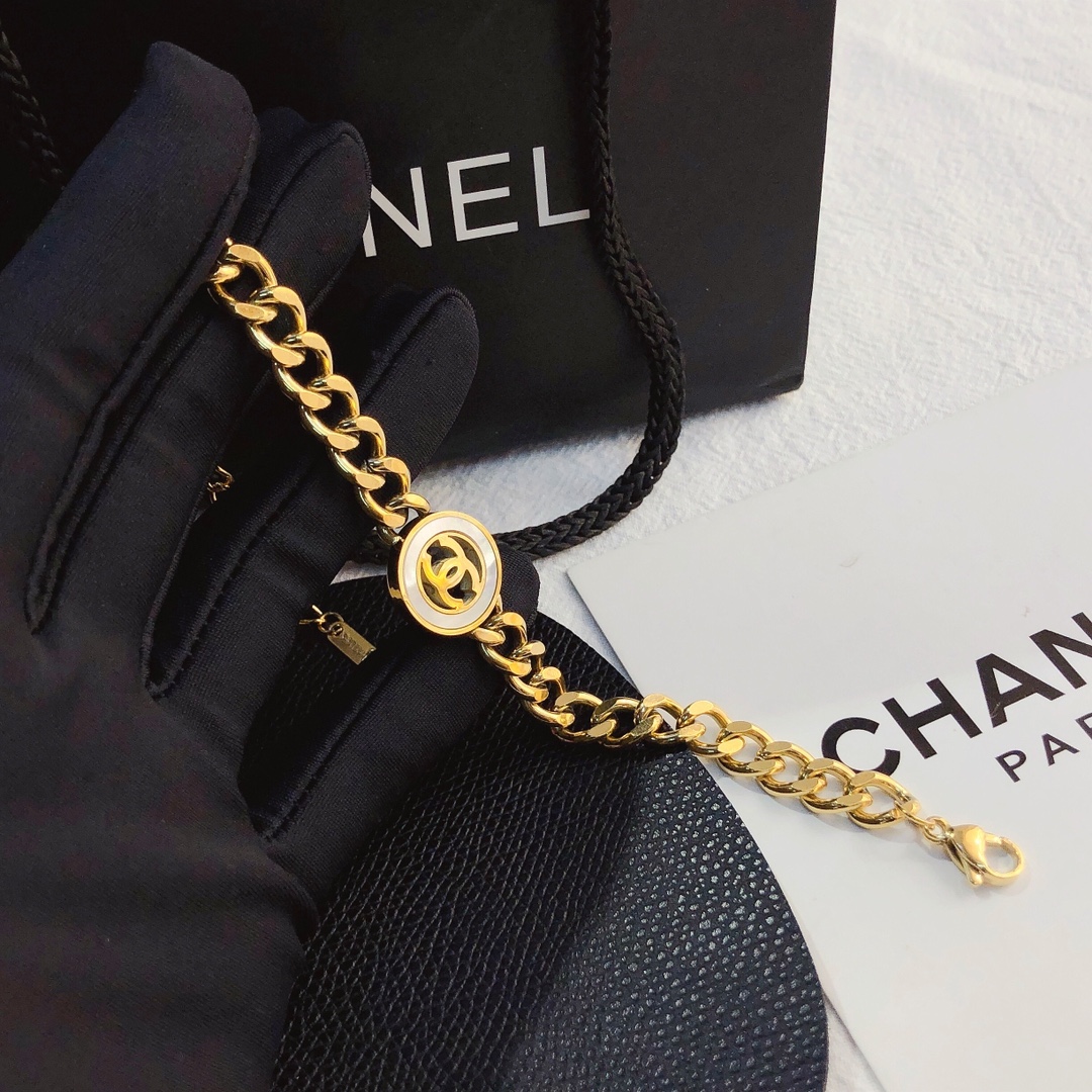Chanel bracelet 105046