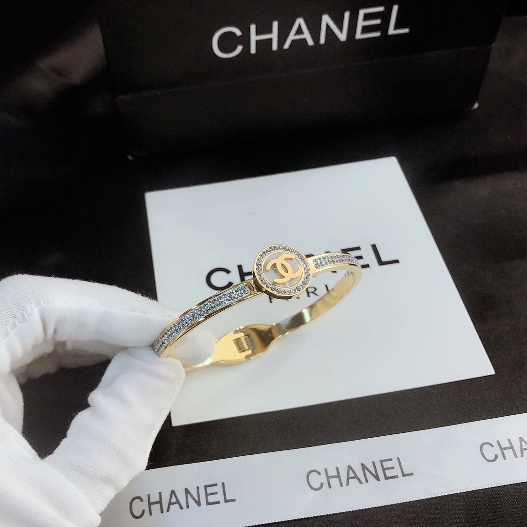 Chanel bracelet 105374