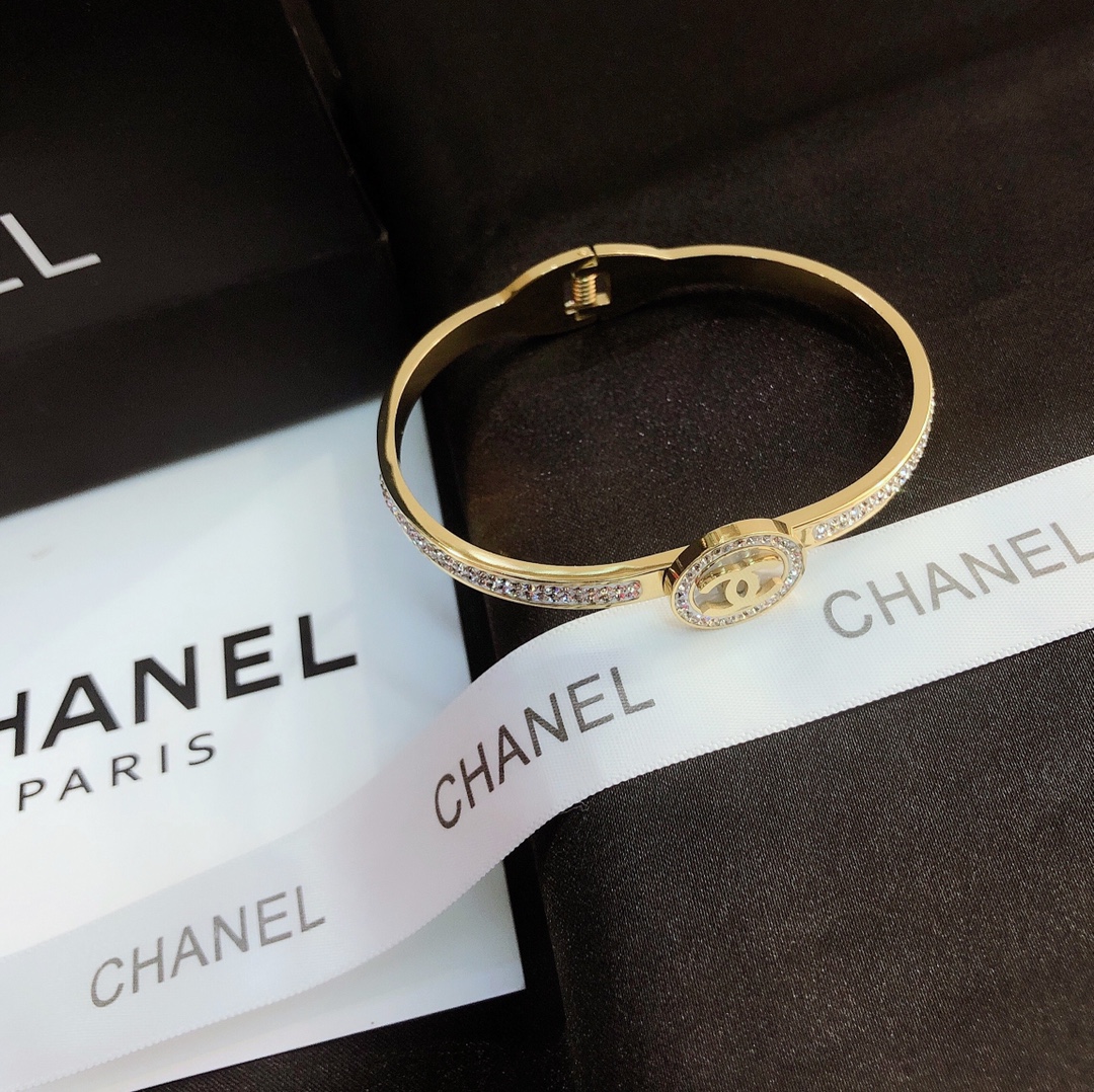 Chanel bracelet 105374