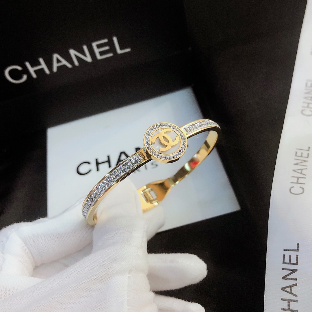 Chanel bracelet 105374