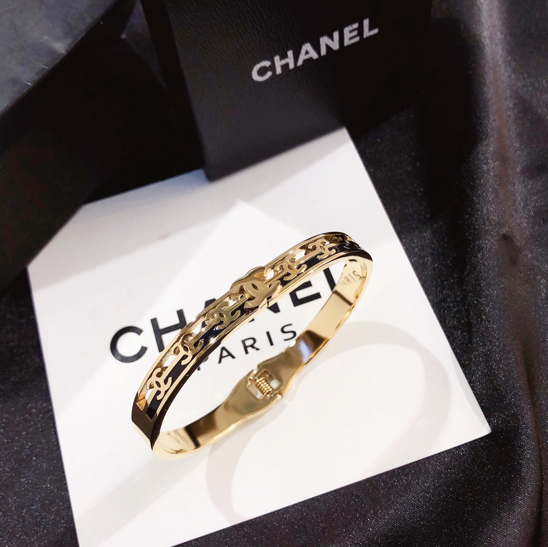 Chanel bracelet 105750