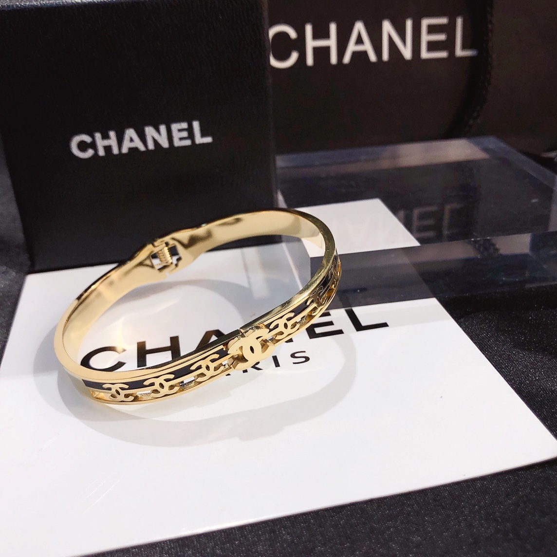 Chanel bracelet 105750