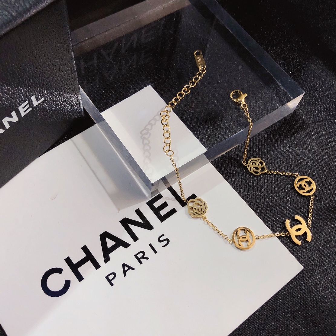 L075  Chanel bracelet 105888