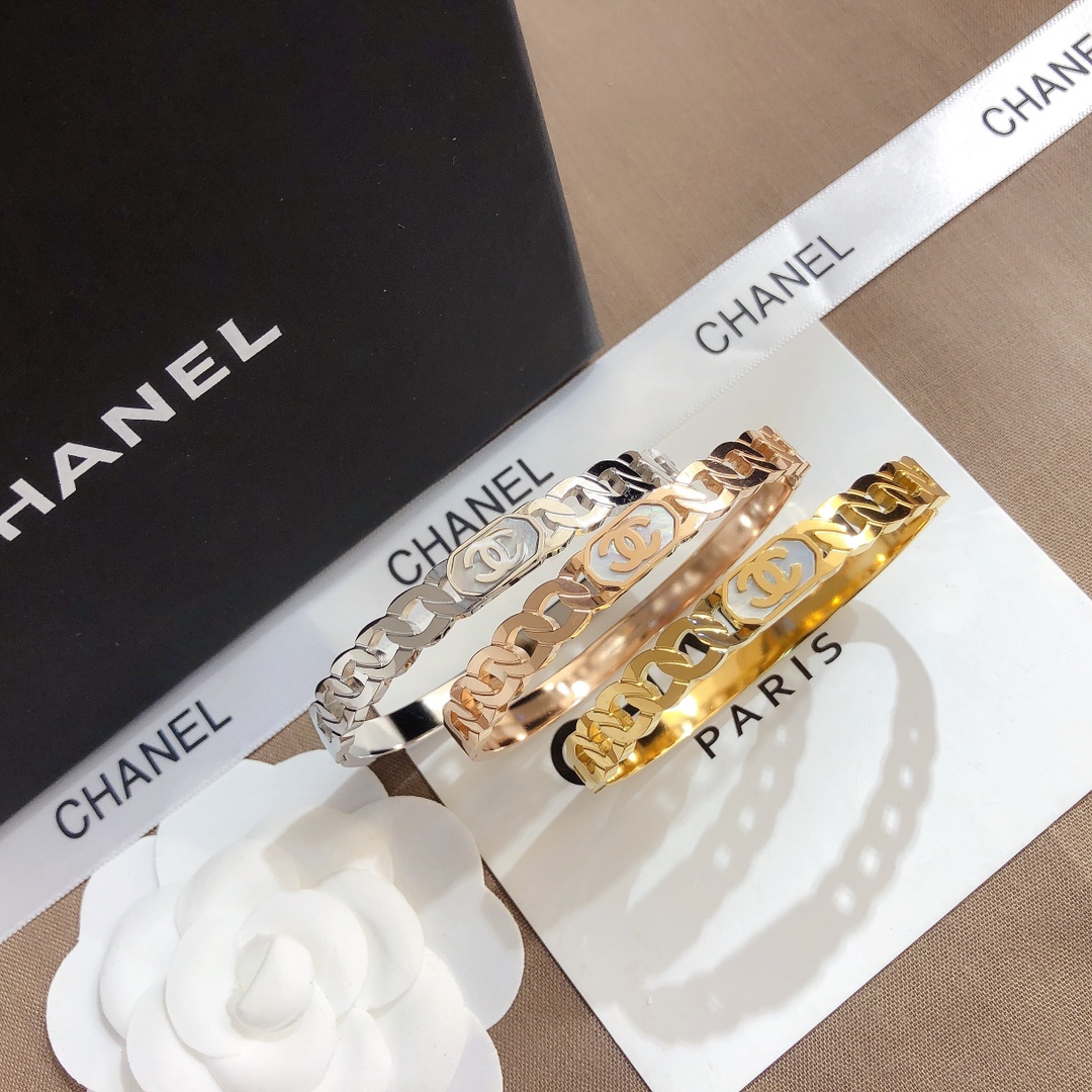 Chanel bracelet 105976